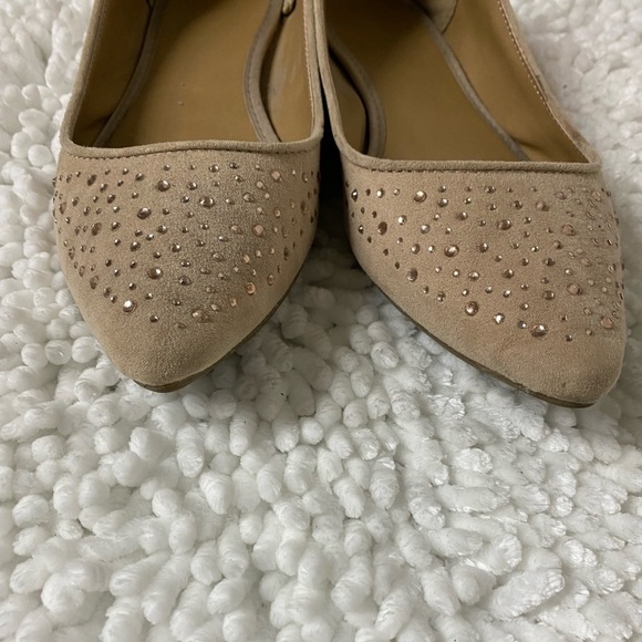 Gap Neutral Flats with Rhinestones, 8 - Picture 5 of 9